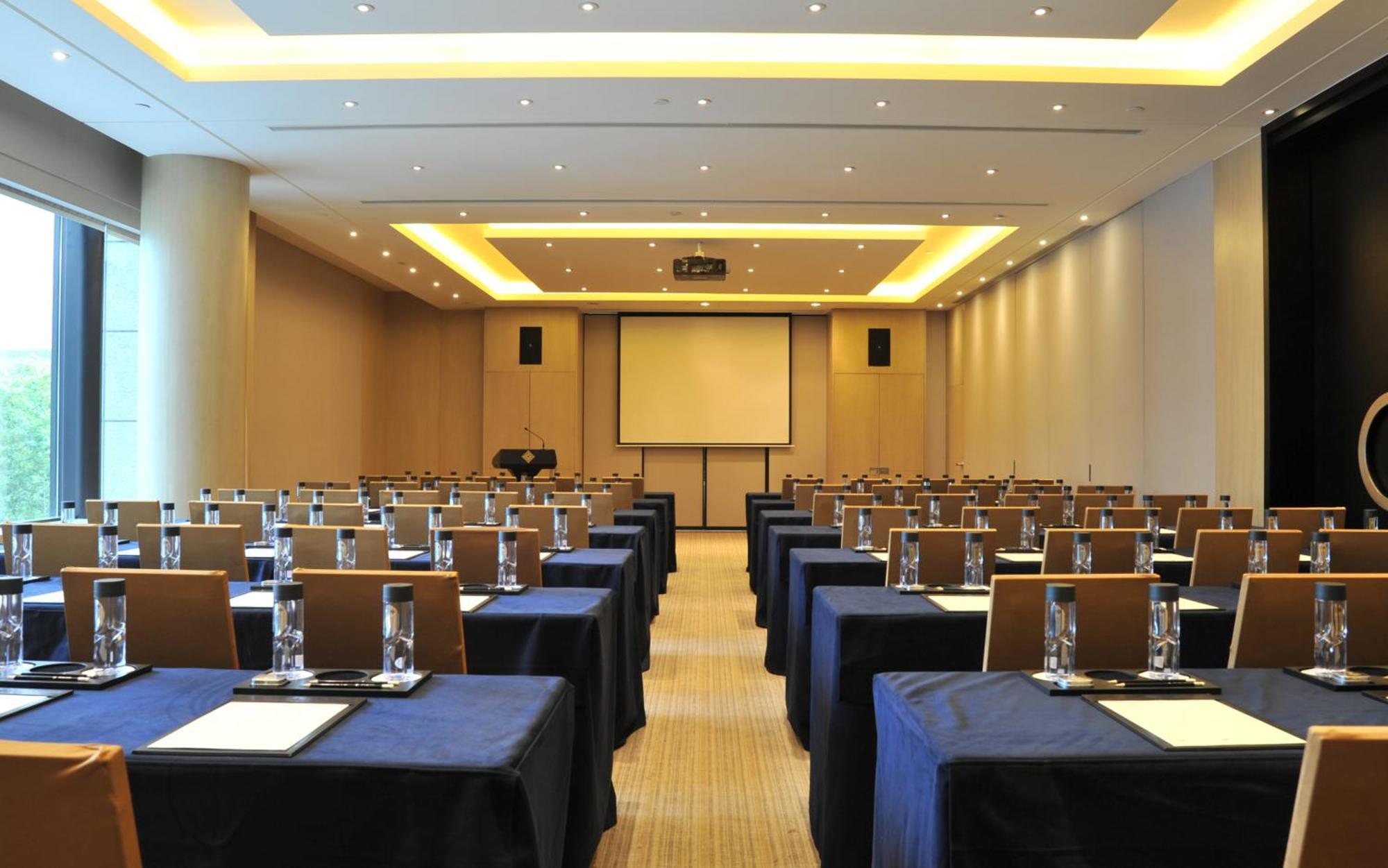 Jinling Hotel Nanking Buitenkant foto