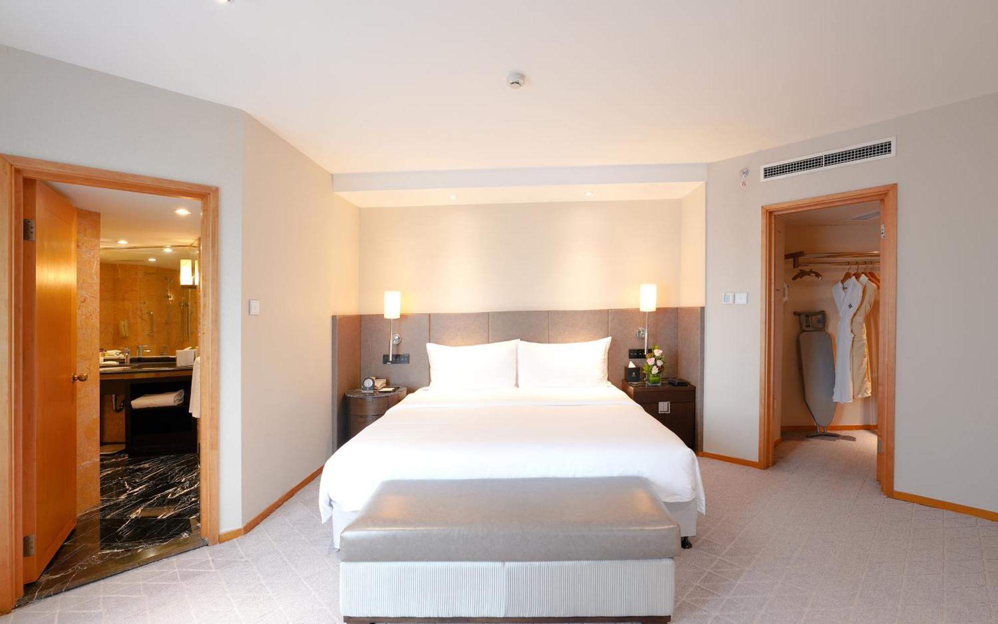 Jinling Hotel Nanking Buitenkant foto