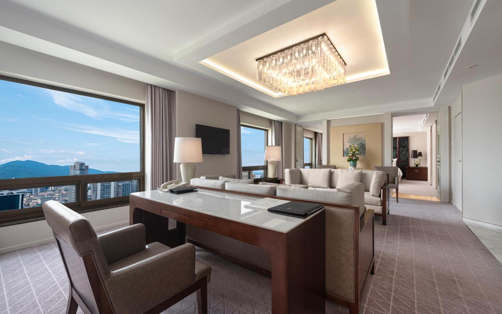 Jinling Hotel Nanking Buitenkant foto